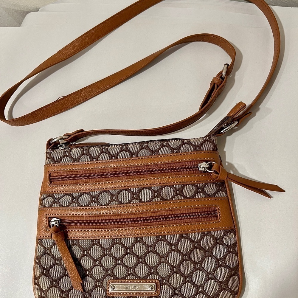 3/$25🎈Nine West crossbody purse - Picture 3 of 6